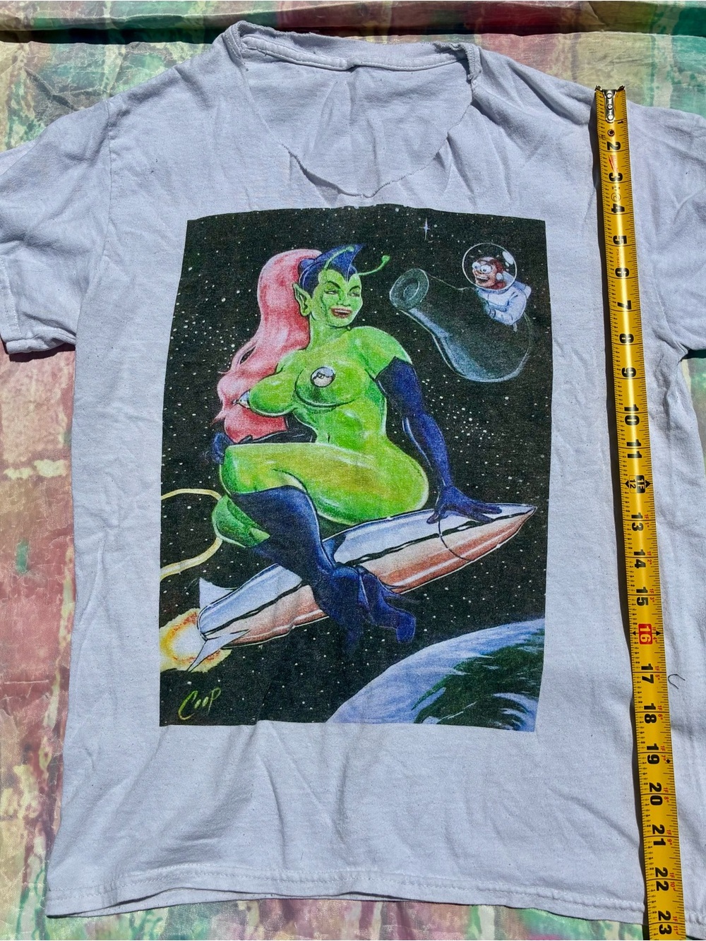 Vintage Style Green Alien Pinup Graphic Tee